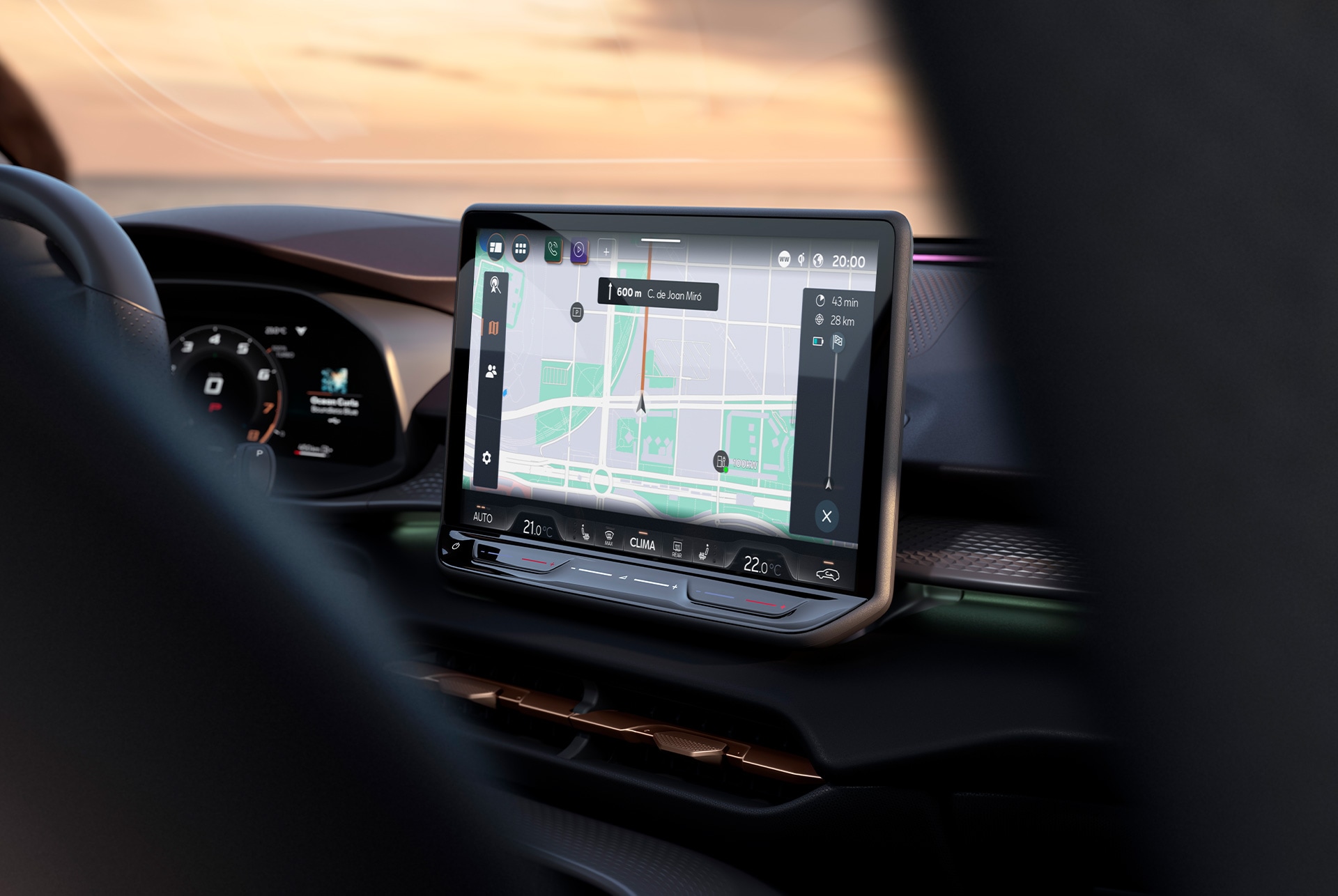 Cupra Terramarin 12,9 tuuman infotainment-järjestelmä, joka näyttää Cupra Connectin ominaisuuksia, sovelluksia, ajoprofiilien vaihtoehtoja, online-navigointia, live radioa ja paljon muuta.