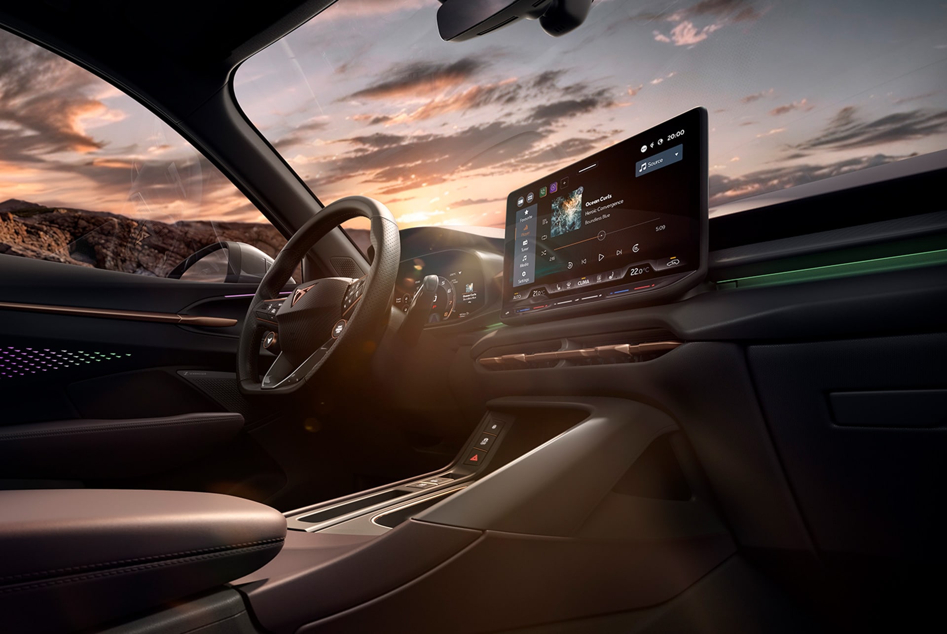 Uuden Cupra Terramarin sisätilat ja infotainment-järjestelmä, ohjauspyörän vaihteenvalitsimet ja kuparisomisteinen kojelauta.