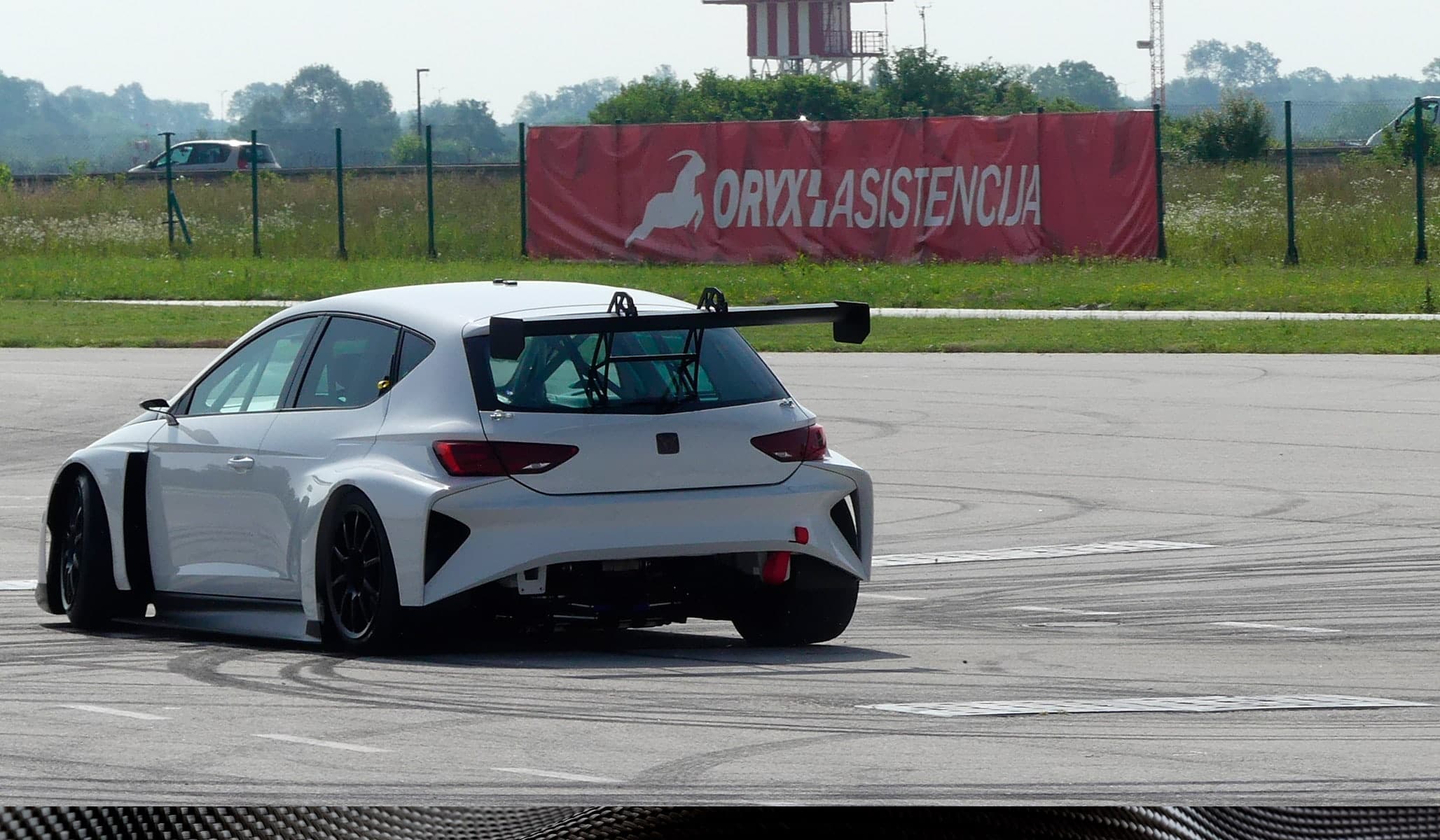 CUPRA e-Racer ottaa ensiaskeleensa CUPRA e-Racer ottaa ensiaskeleensa